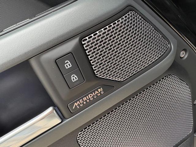 LAND ROVER Defender 110 3.0D I6 250 CV AWD Auto X-Dynamic HSE.