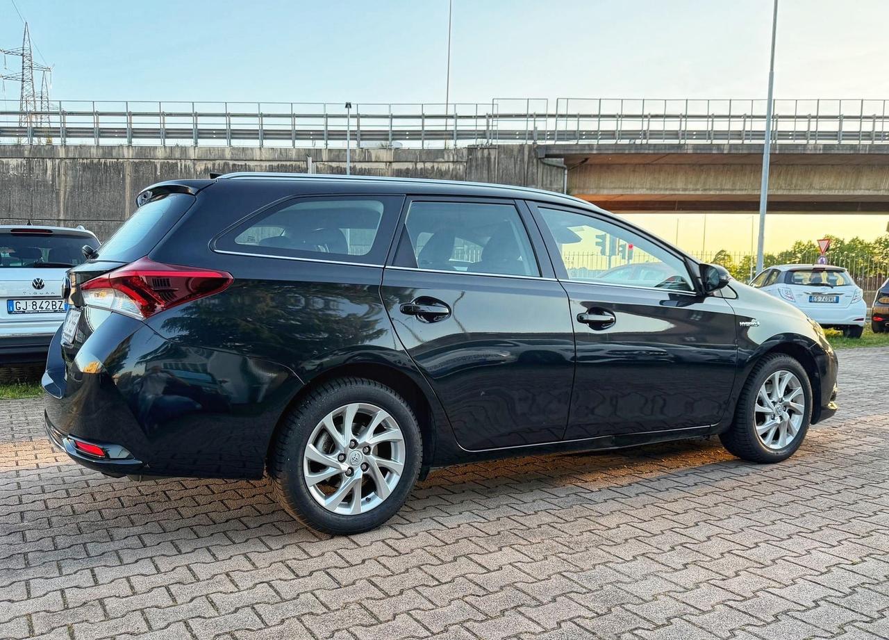 Toyota Auris Touring Sports 1.8 Hybrid OK NEOPATENTATI