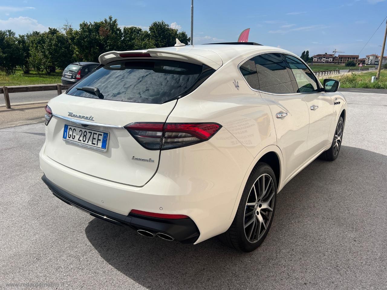 MASERATI Levante 330 CV MHEV AWD GT TETTO 21 IVA ESPOSTA