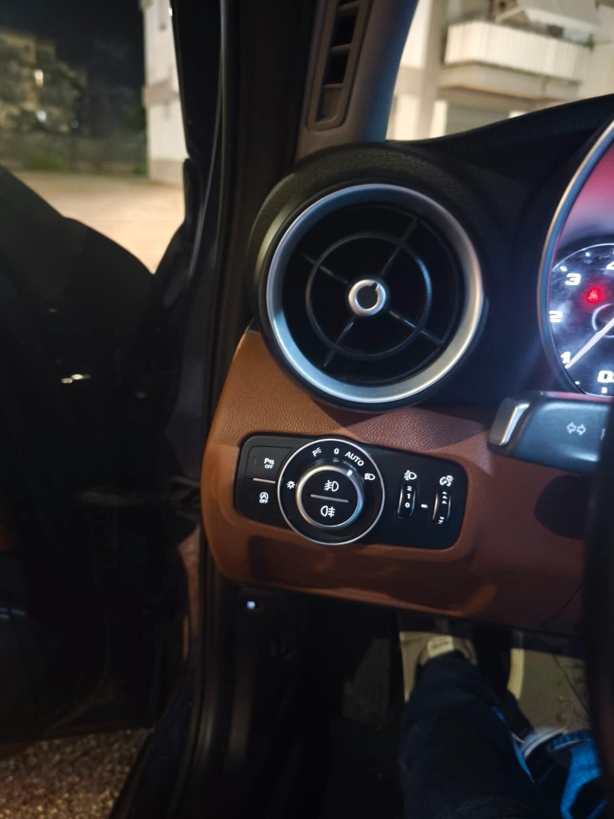 Alfa Romeo Giulia 2.2 Tdi 150 CV Super - 2017