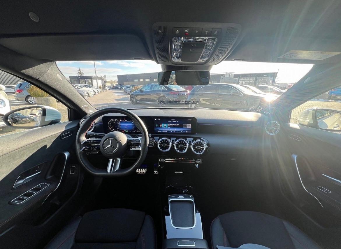 Mercedes-Benz A 250 e AMG Line
