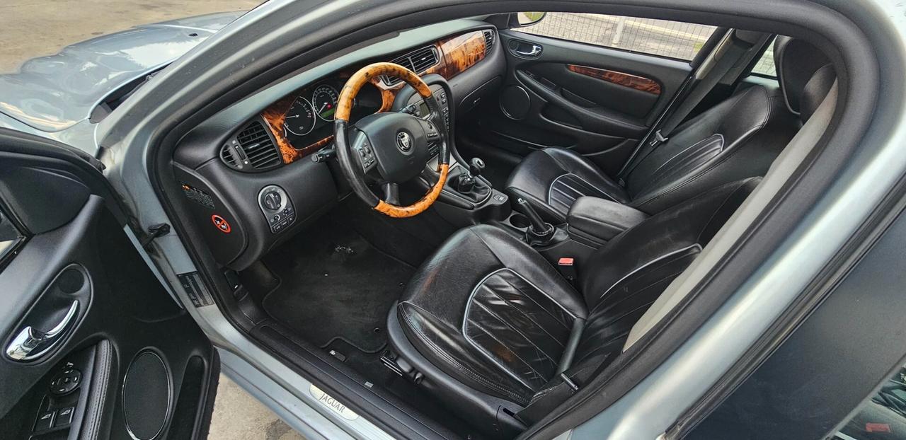 Jaguar X-Type 2.2D EXECUTIVE