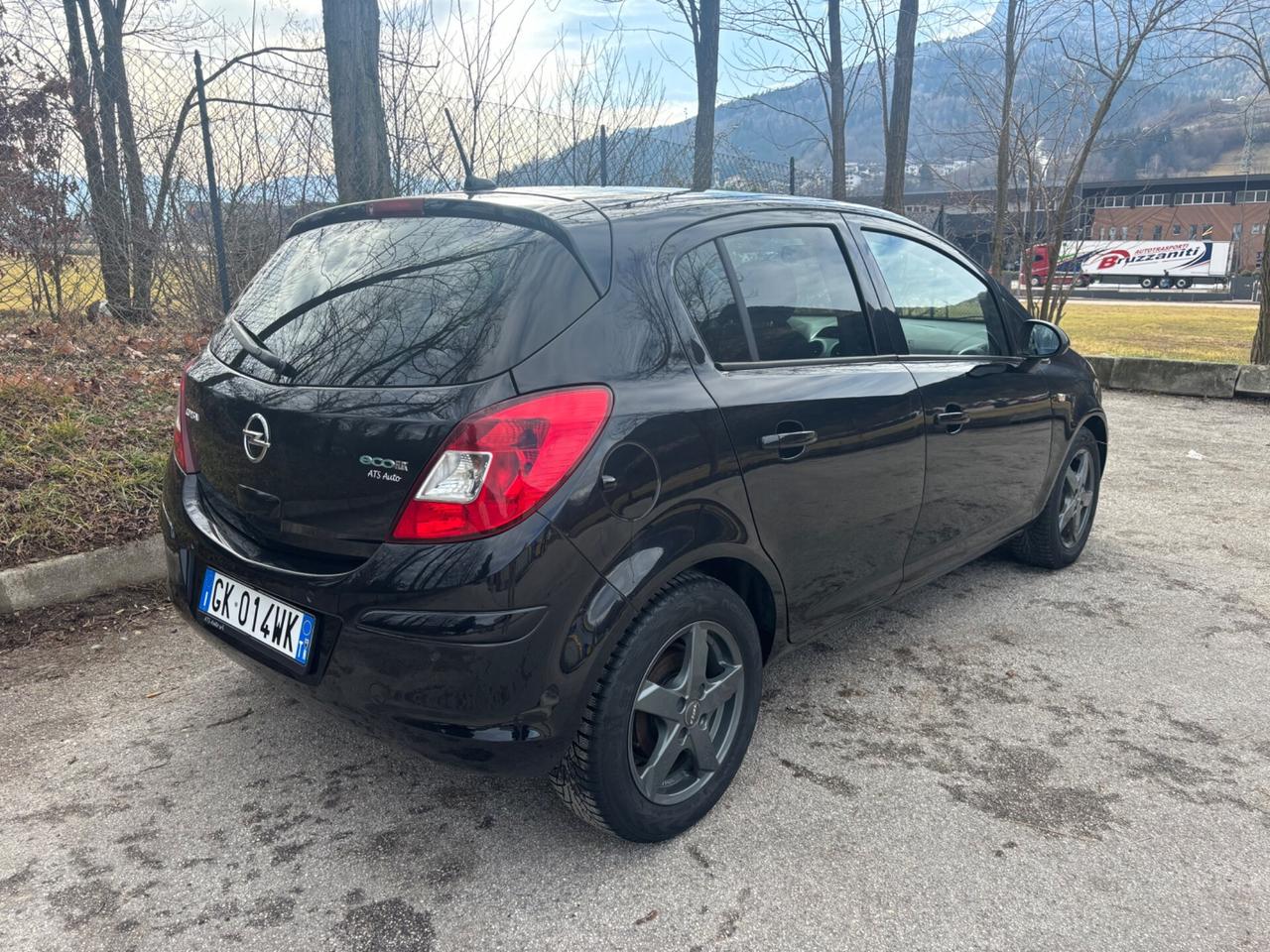 Opel Corsa 1.2 BENZINA 69cv NEOPATENTATI