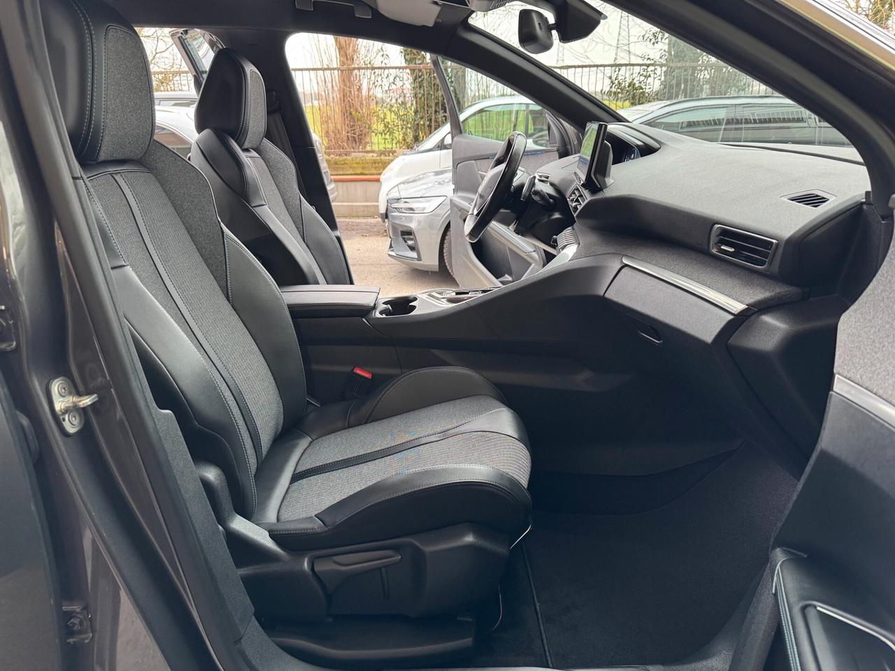 Peugeot 5008 1.5hdi AllurePack 7P GARANZIA 36 MESI