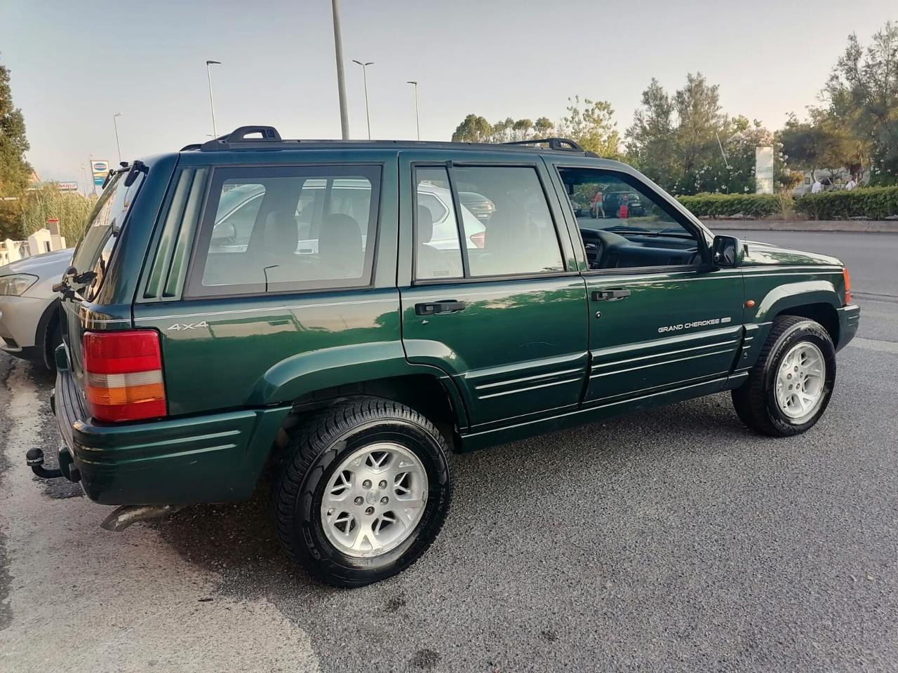Jeep Grand Cherokee ZJ 5.2 v8 GPL