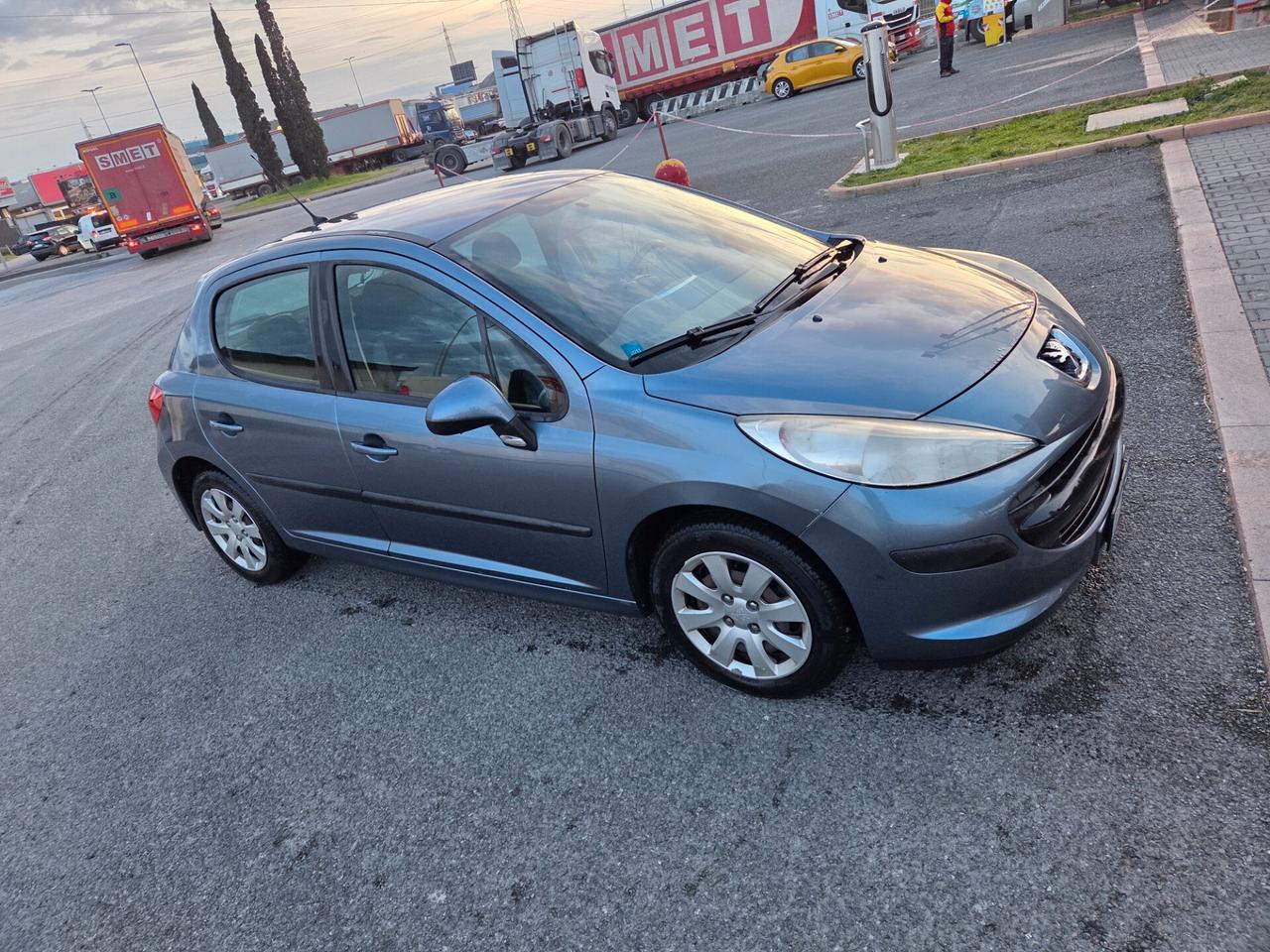 Peugeot 207 1.4 HDi 70CV 5p. ONE Line 2008
