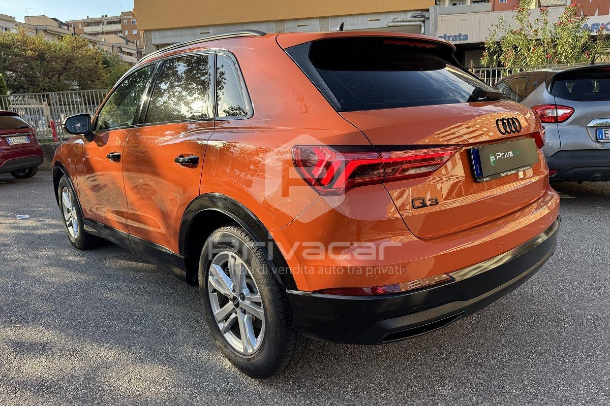 AUDI Q3 35 TDI S tronic Business Advanced