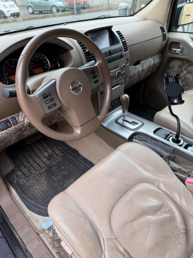 NISSAN Pathfinder 2.5 dCi SE