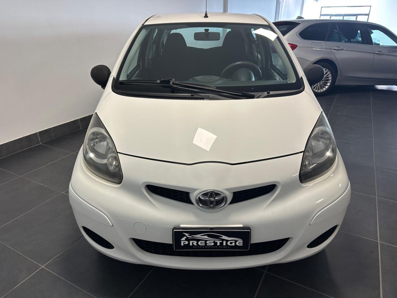 TOYOTA AYGO 1.0 NEOPATENTATI 68CV CONNECT GARANZIA