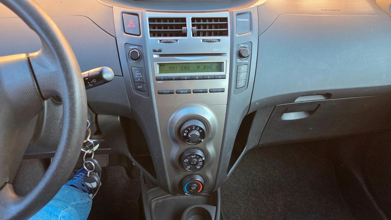 Toyota Yaris 1.0 5 porte Sol unico proprietario km