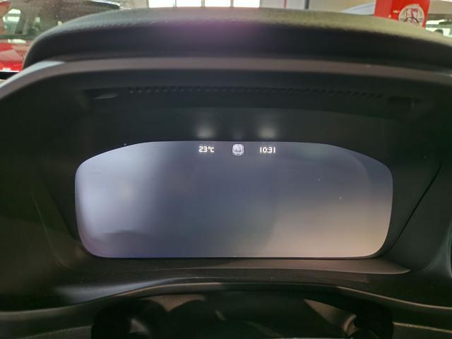 VOLVO XC40 2000 D4 AWD CV.190 INSCRIPTION+TETTO+19'+UNIPROP