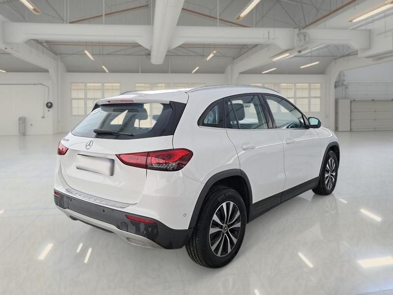 MERCEDES-BENZ GLA 180 d Automatic Sport
