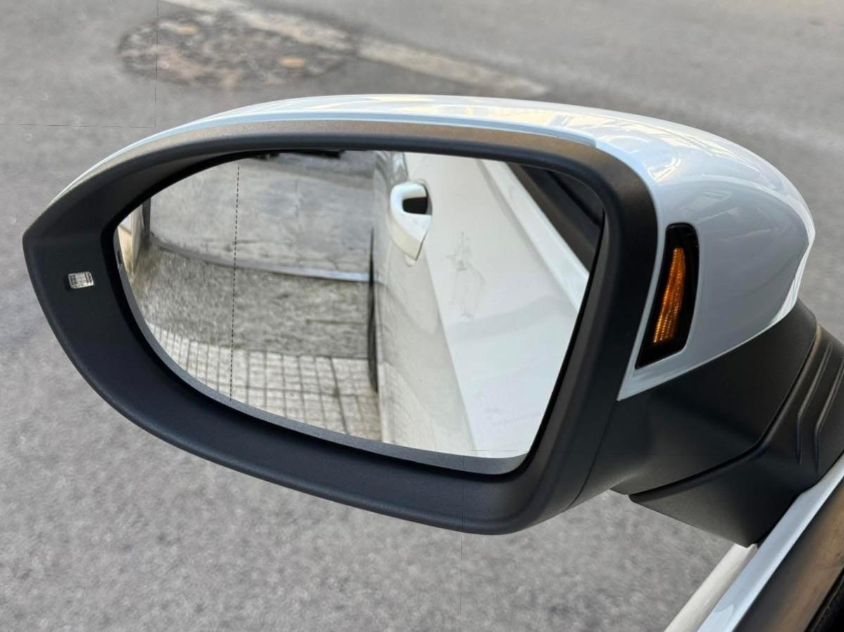 Volkswagen Golf 8 GTI 2.0 TSI 245 CV