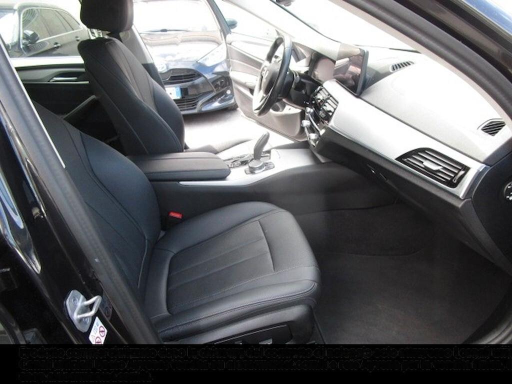 BMW 520D TOURING 190CV STEPTRONIC 48V X-DRIVE BUSINESS ( FARI LED - BMW DIGITAL COCKPIT - CLIMA TRIZONA - CRUISE - NAVI - MIRROR - PARK ASSISTANT - TELECAMERA POST. )