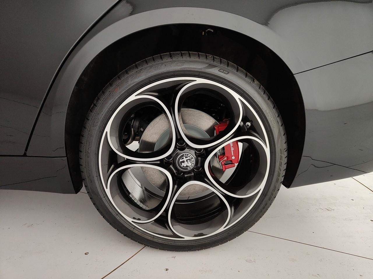 Alfa Romeo Giulia 2.2 Turbodiesel 210 CV AT8 AWD Q4 Veloce