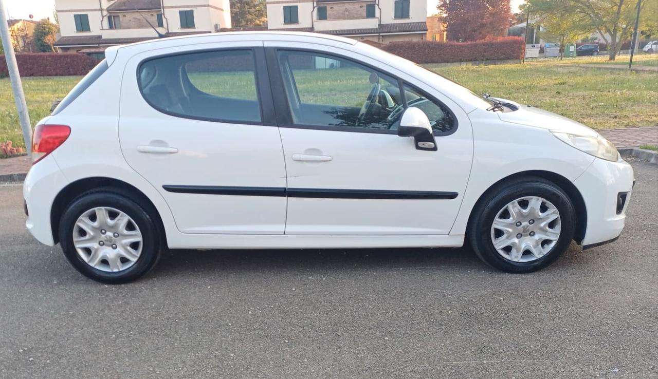 Peugeot 207 1.4 8V 75CV 5p. Energie Sport ECO GPL