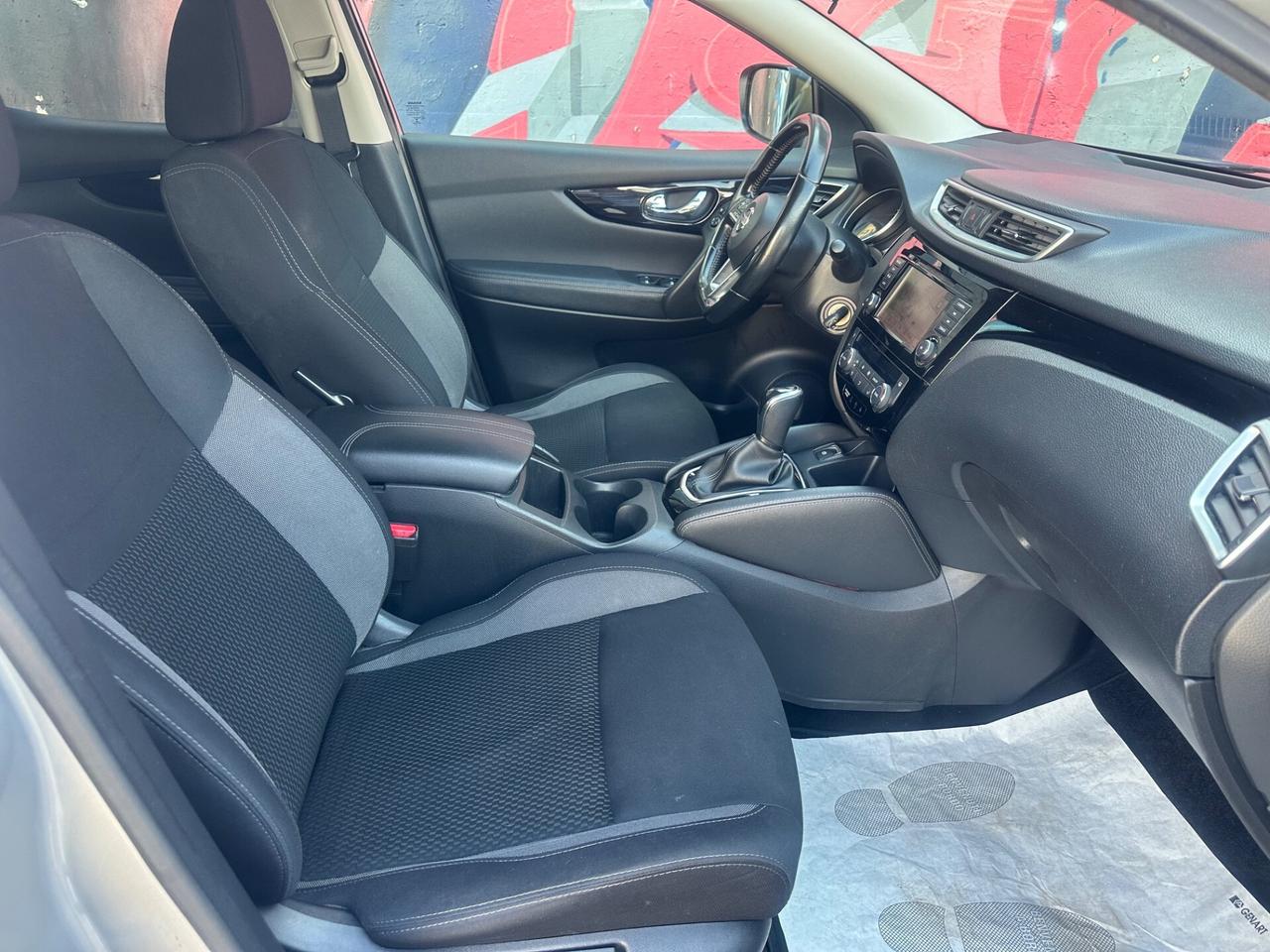 NISSAN QASHQAI 1.5 116CV AUTOM+NAVI+R.CAMERA+LED