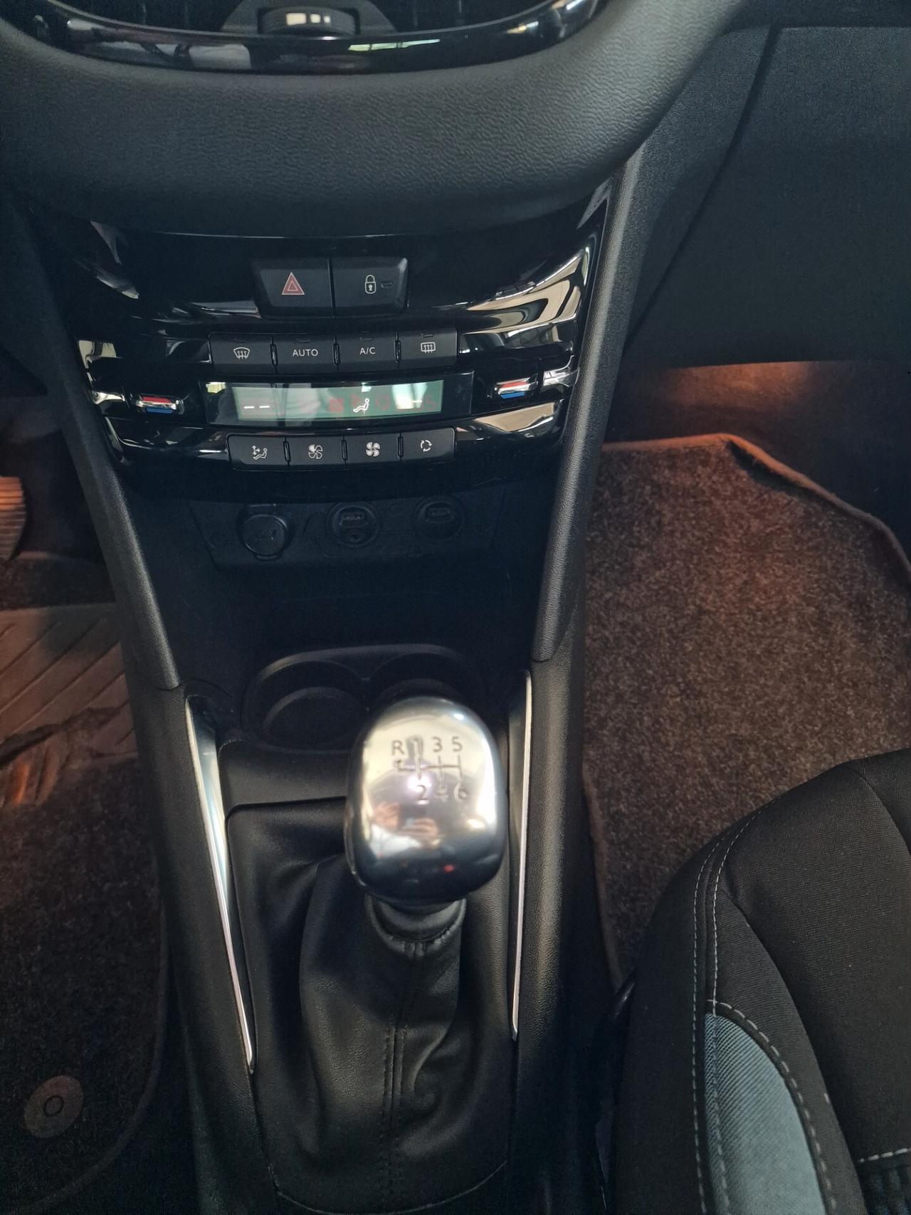 Peugeot 208 1.6 e-HDi 115 CV Stop&Start 5 porte Allure