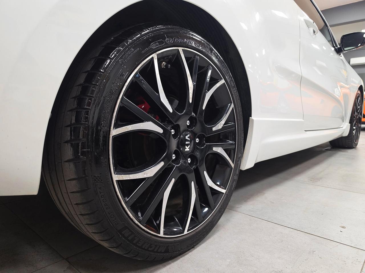 Kia Ceed pro_cee'd 1.6 T GDI 3p. MANUALE _ INTERNI RECARO EDIZIONE LIMITATA GARANZIA 12 MESI TETTUCCIO