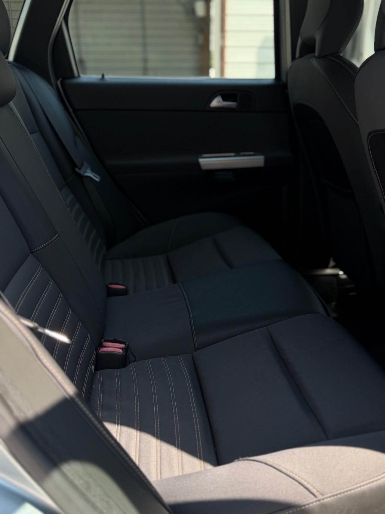 Volvo V50 D2 R-design