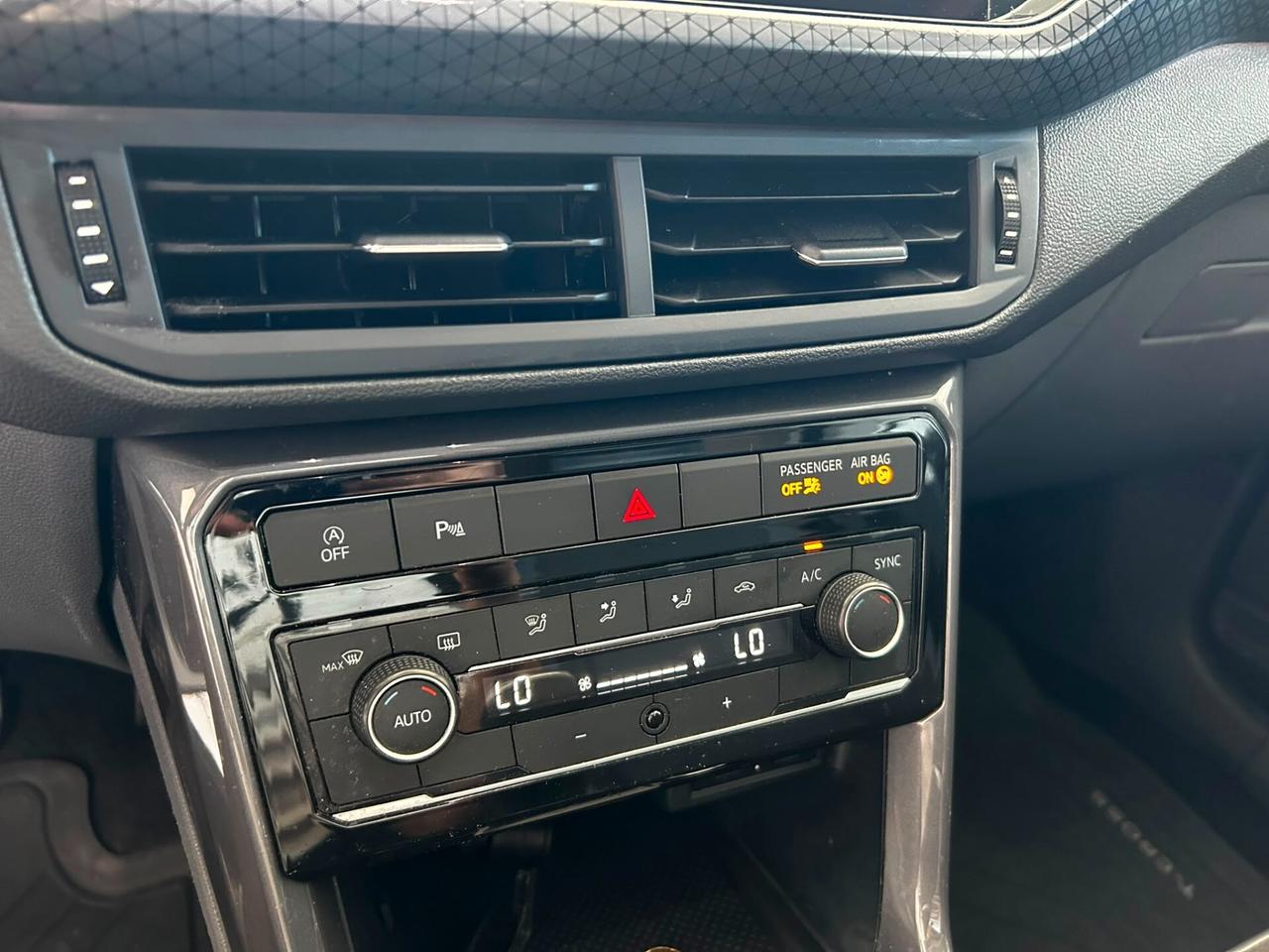VW T-Cross 1.6 TDI x neopatentati 2020