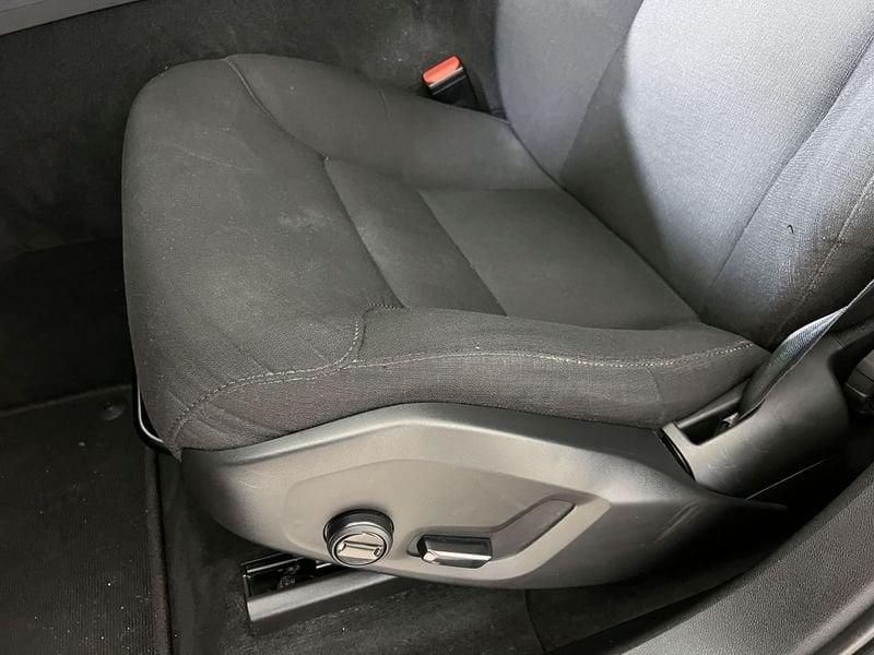 Volvo XC60 B4 D AWD automatico Momentum