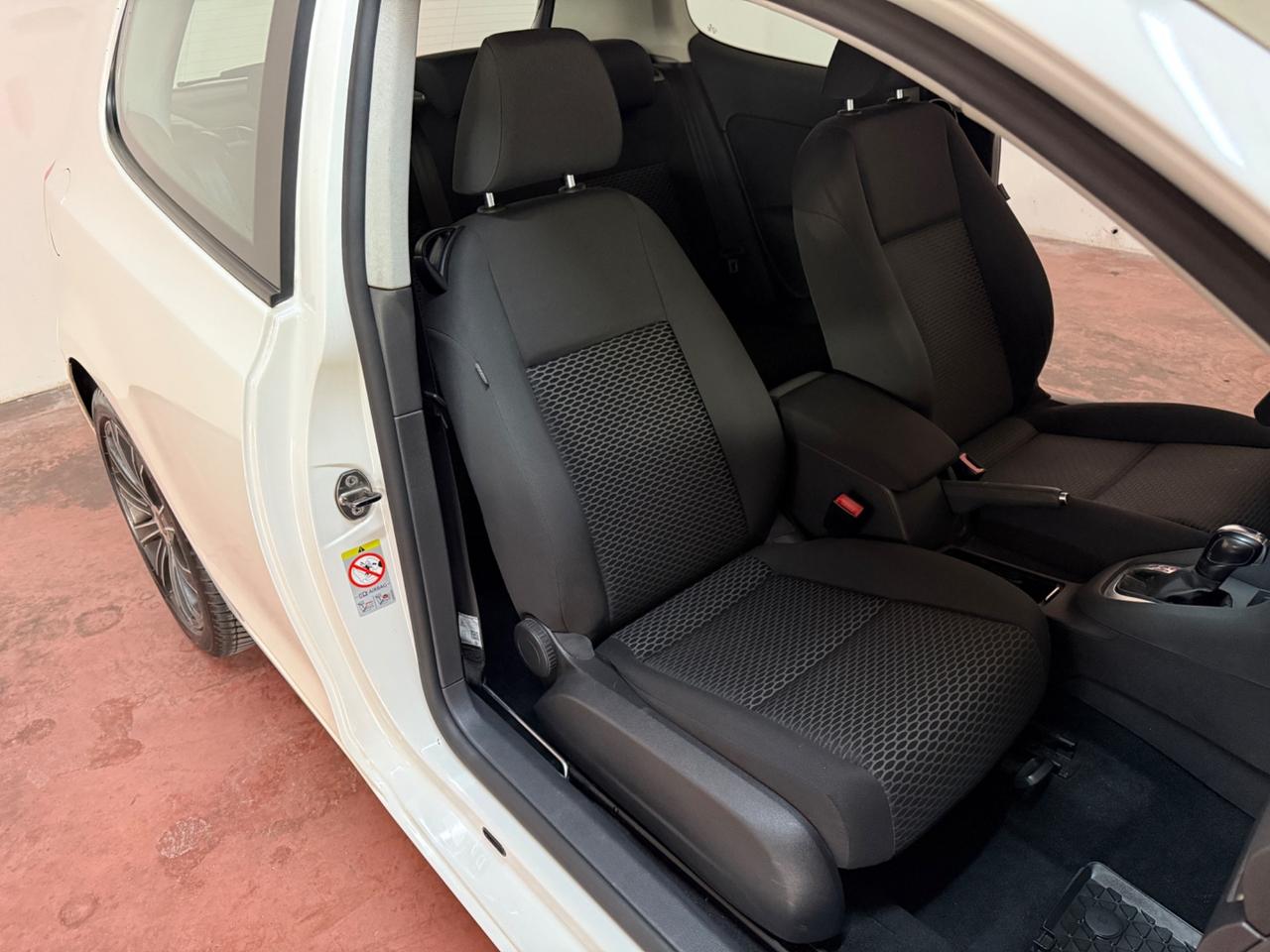 Volkswagen Golf 1.6 TDI DPF DSG 3p. Highline