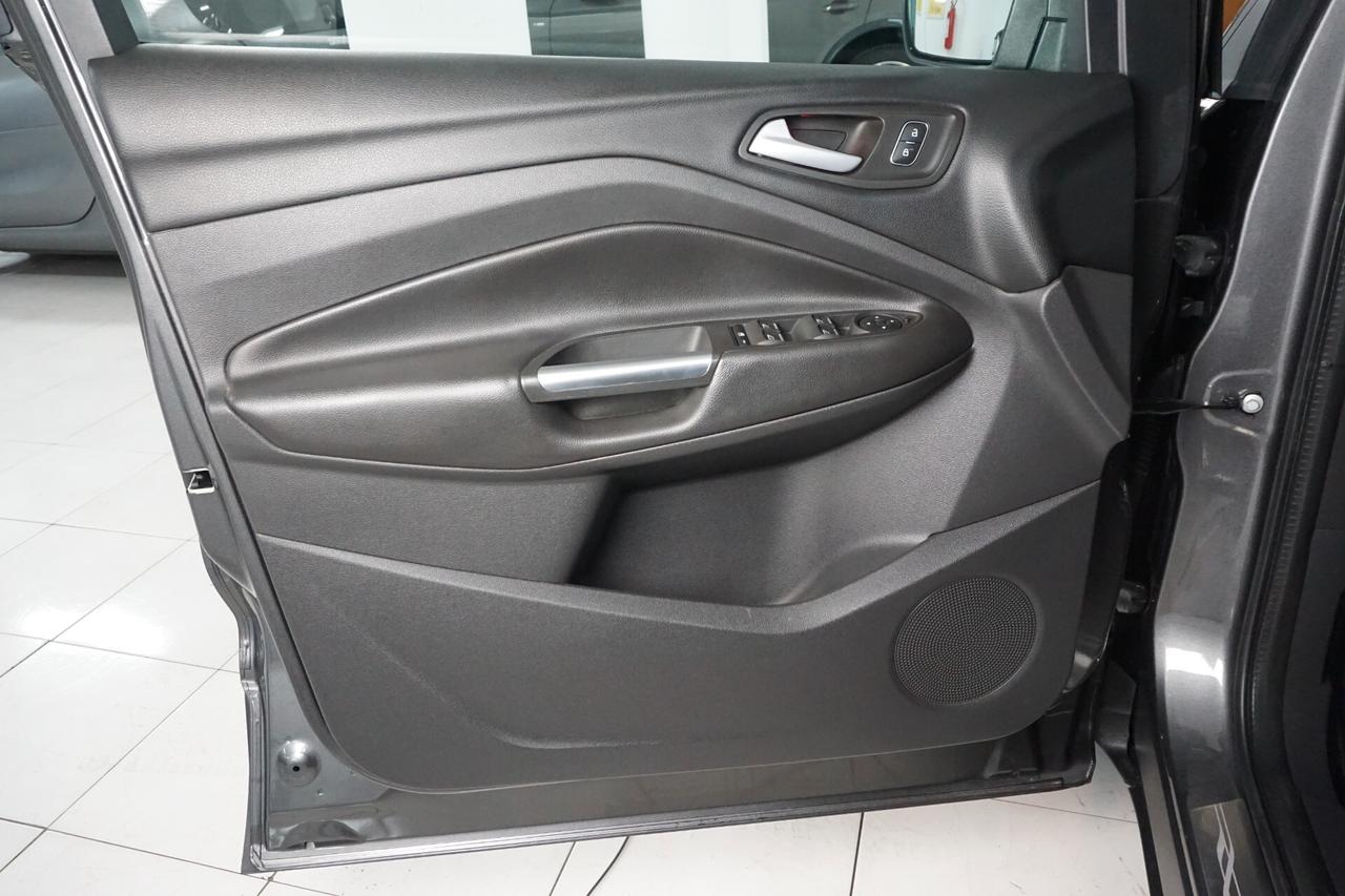 Ford Kuga 2.0 TDCI 150 CV S&S 2WD Titanium