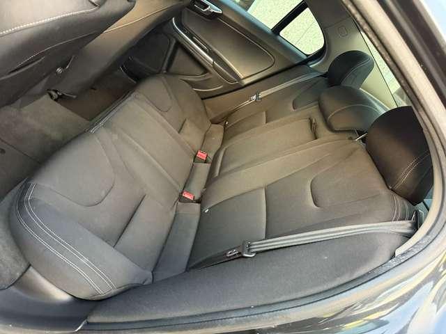 Volvo S60 AUTOM. 2.0 D3 Momentum geartronic / tagliando con pastiglie freni nuovo / garanzia 12 mesi nazionale