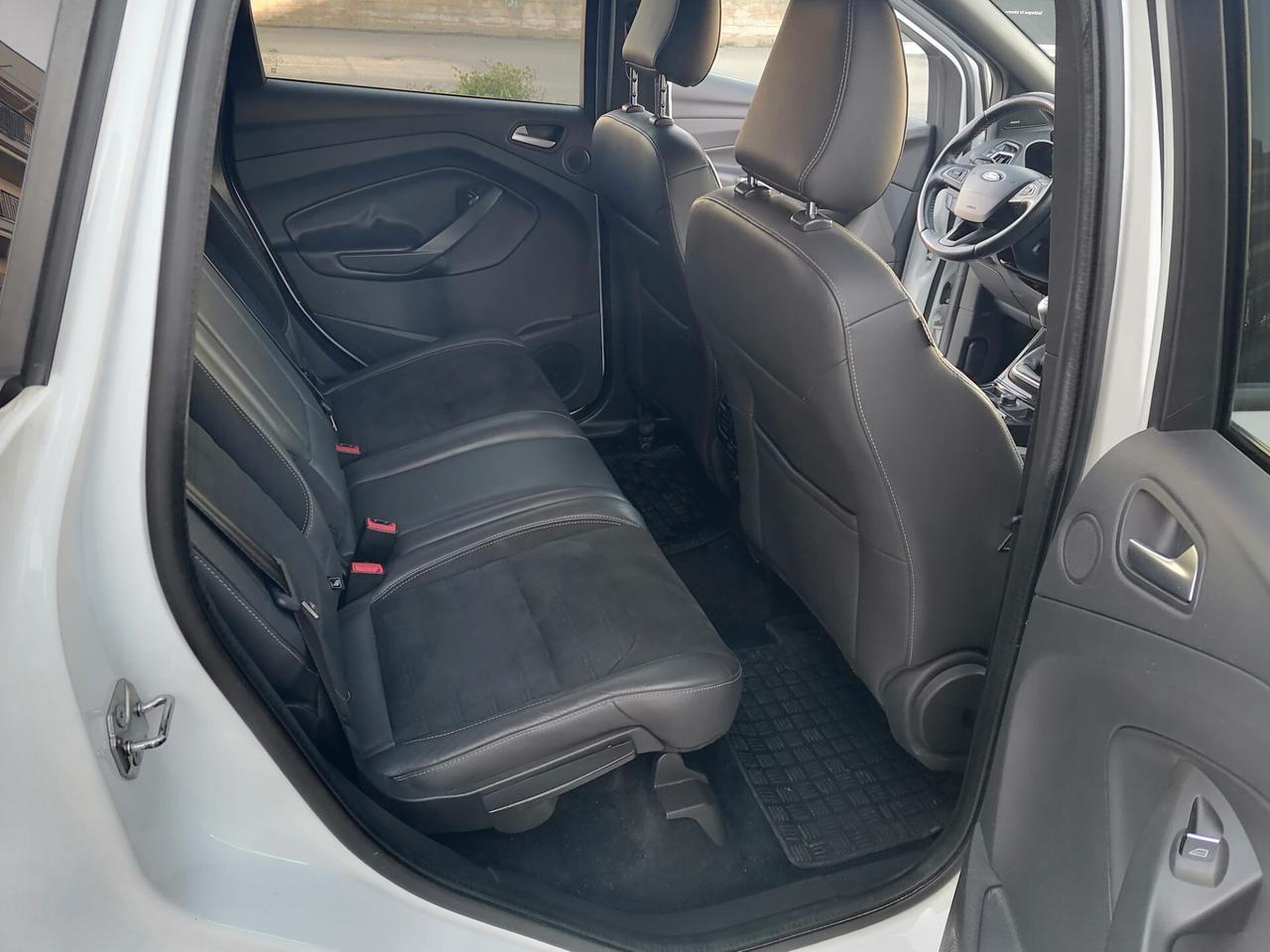 Ford Kuga 1.5 TDCI 120 CV ST-LINE 2017
