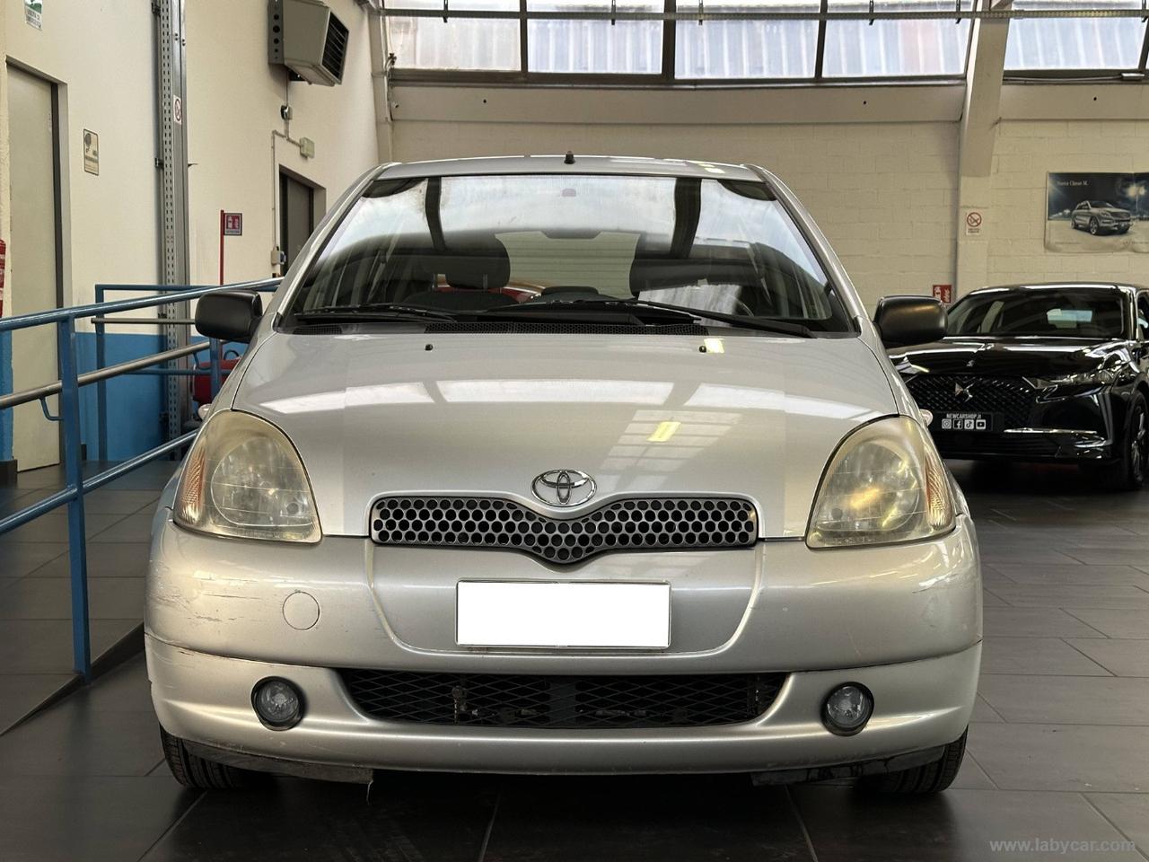 TOYOTA Yaris 1.3 16V 5p. Luna