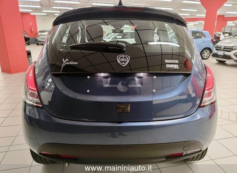 Lancia Ypsilon 1.0 70cv Hybrid 5p Gold + Car Play