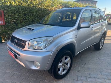 Toyota Rav 4 2.0 115CV con tetto apribile e gancio di traino