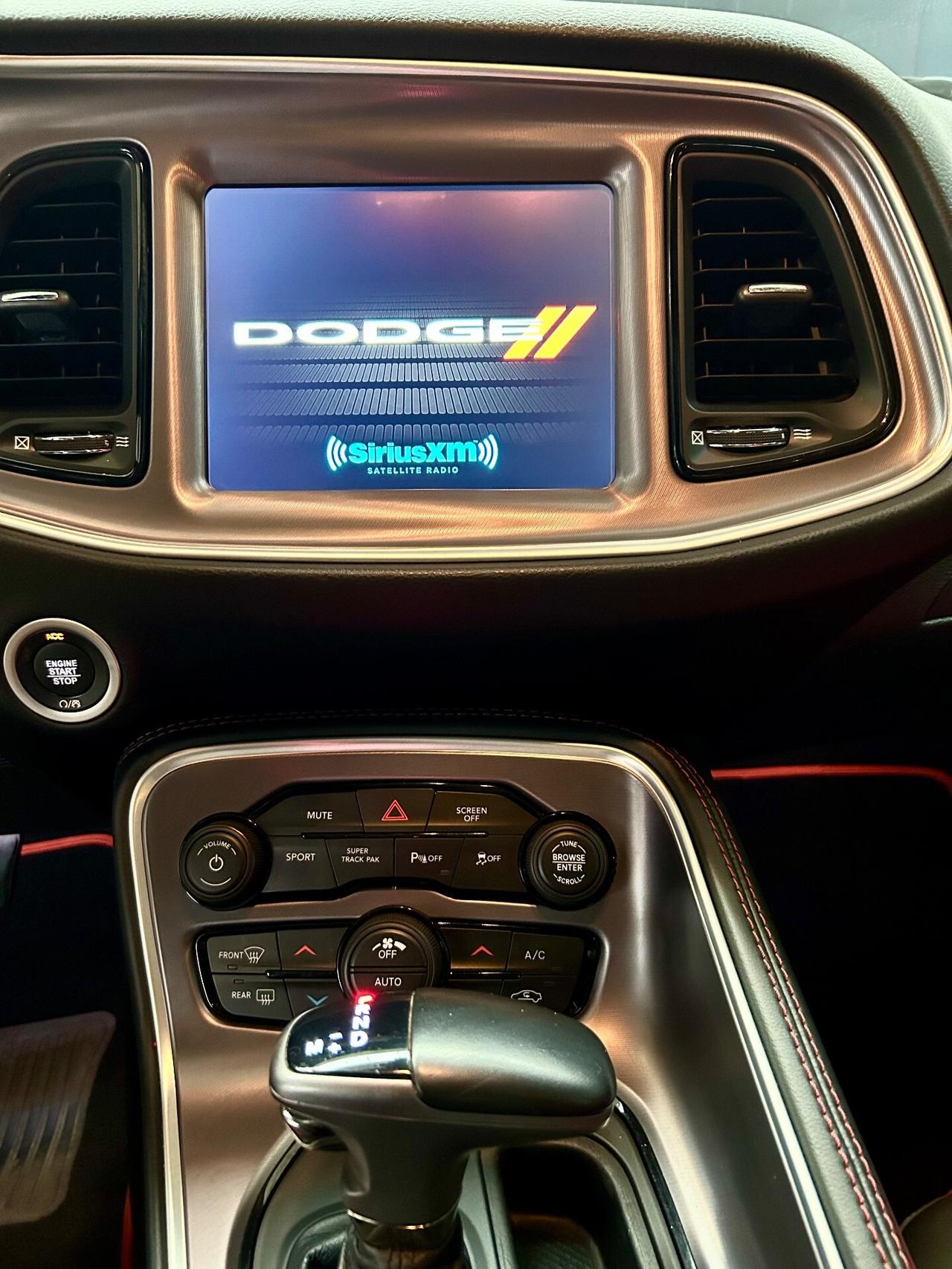 Dodge Challenger 5.7 V8 Shaker wide body