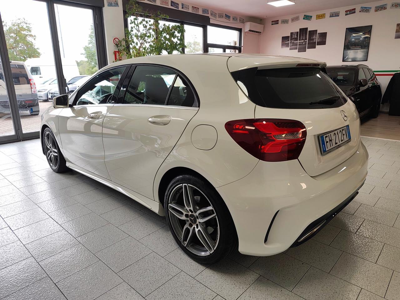 Mercedes-benz A180 Premium AMG NEOPATENTATI