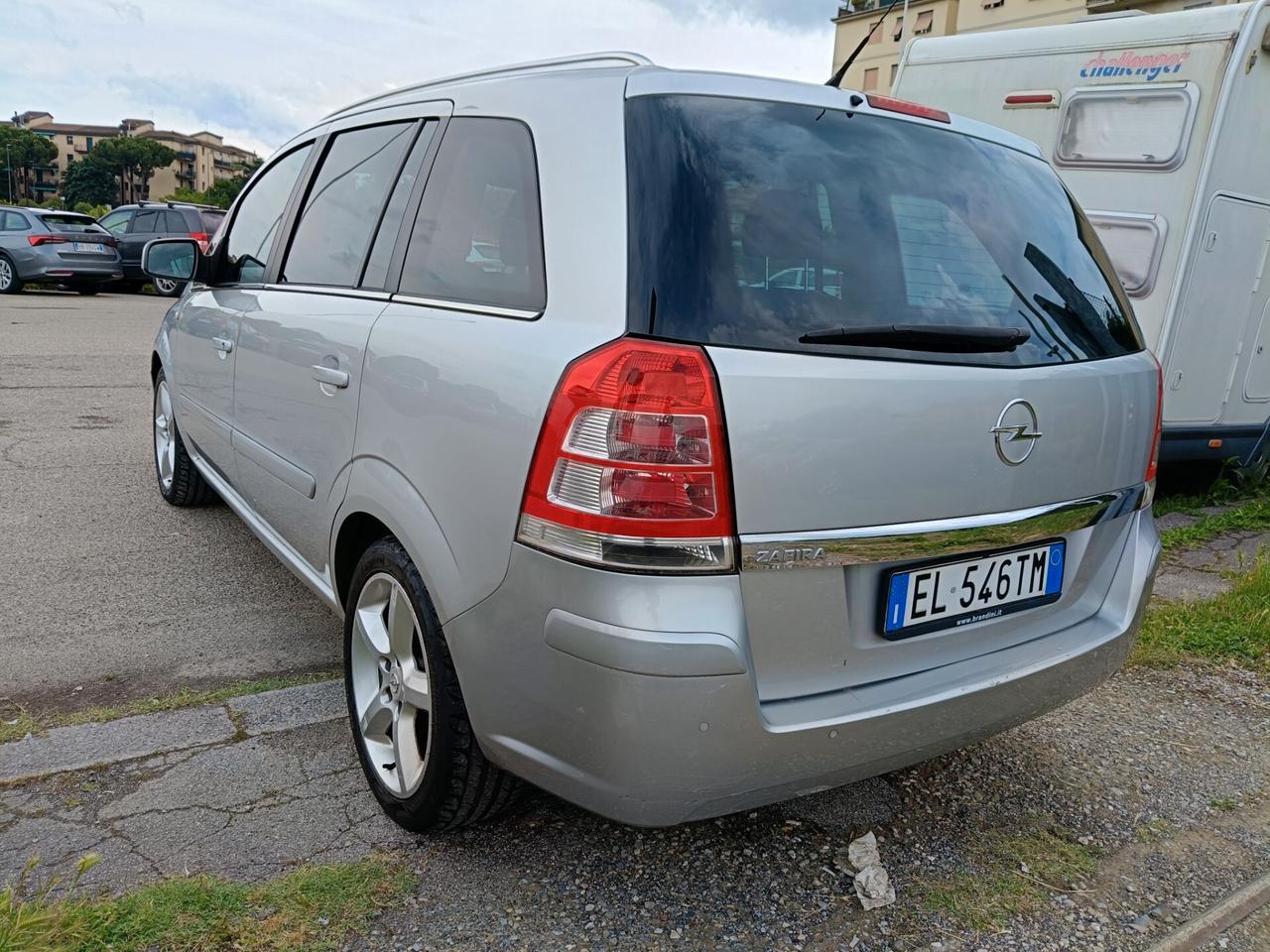 Opel Zafira 1.6 benzina 7 POSTI