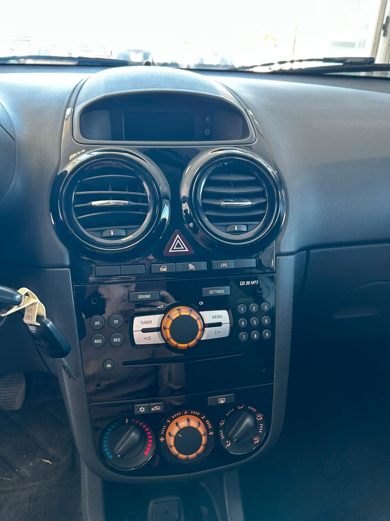 Opel Corsa 1.2 GPL X NEOPATENTATI 2014