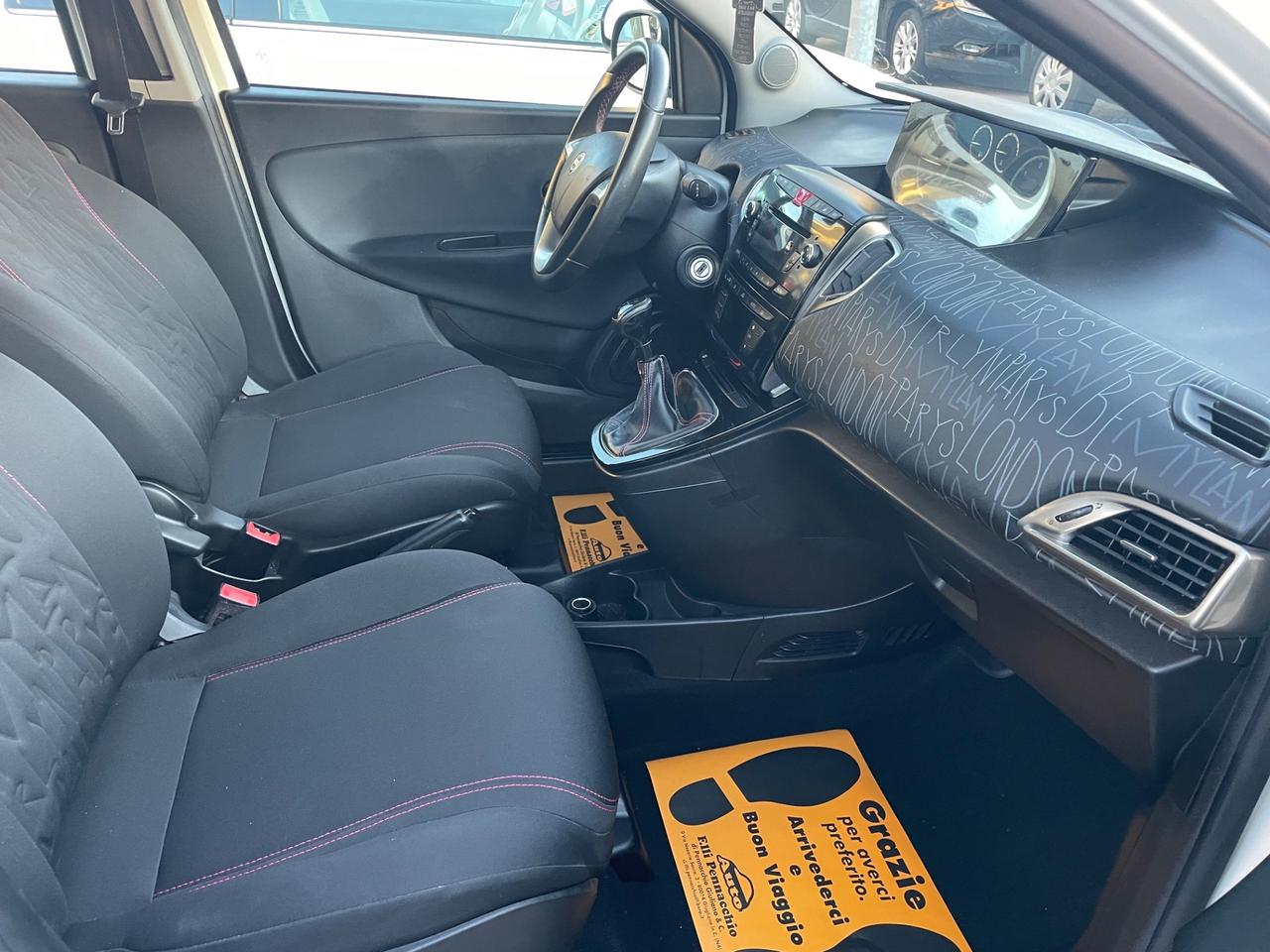 LANCIA YPSILON 1.3 DIESEL 95 (CV) 2013