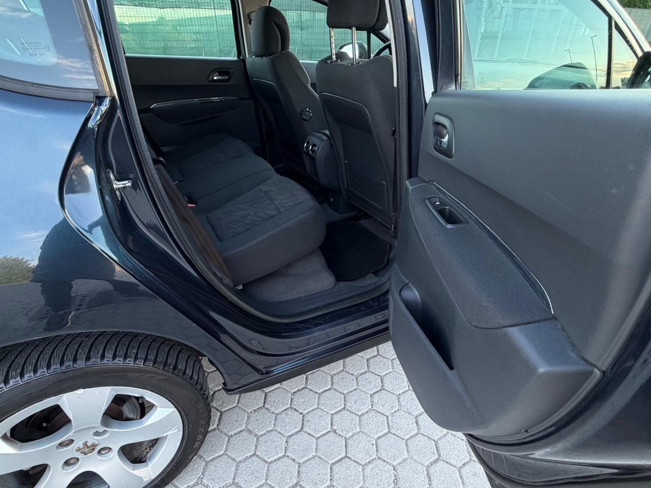 Peugeot 3008 1.6 HDi 112CV Active