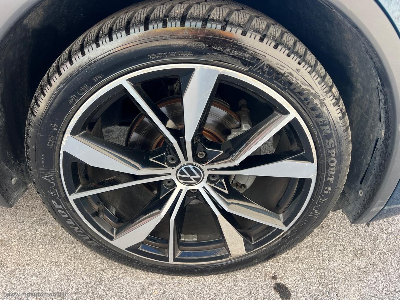 VOLKSWAGEN Tiguan 2.0 TDI 150CV SCR DSG R-Line TETTO CERCHI 20 NUOVO MODELLO