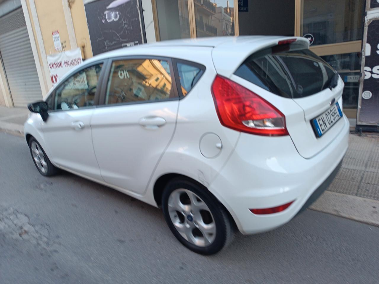 Ford Fiesta Ikon 1.4 TDCi 70CV 5 porte