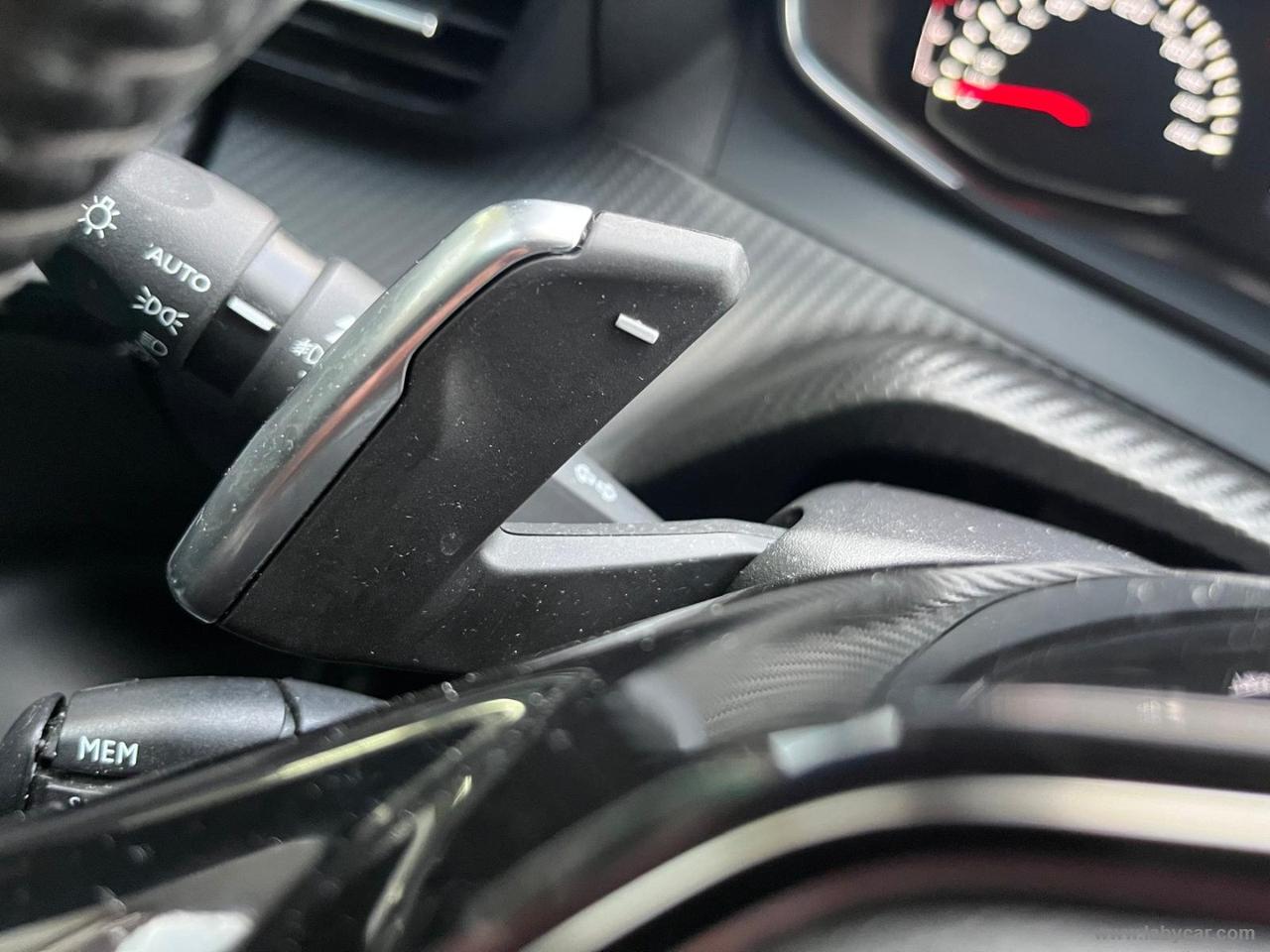 PEUGEOT 2008 BlueHDi 130 S&S EAT8 Allure CAMBIO AUTOMATICO