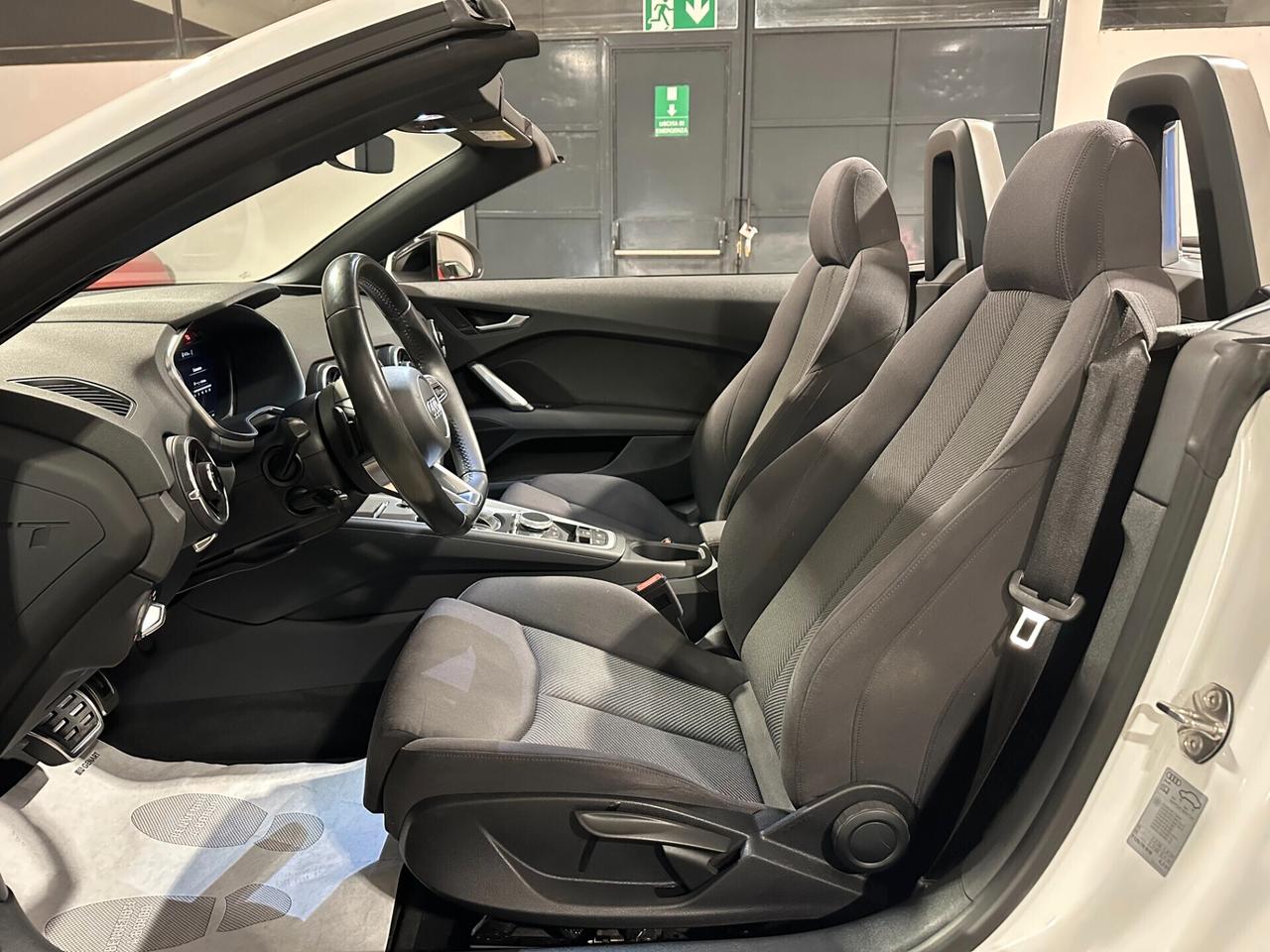 Audi TT Roadster 1.8 TFSI S tronic line CABRIO -CERCHI 19' RS