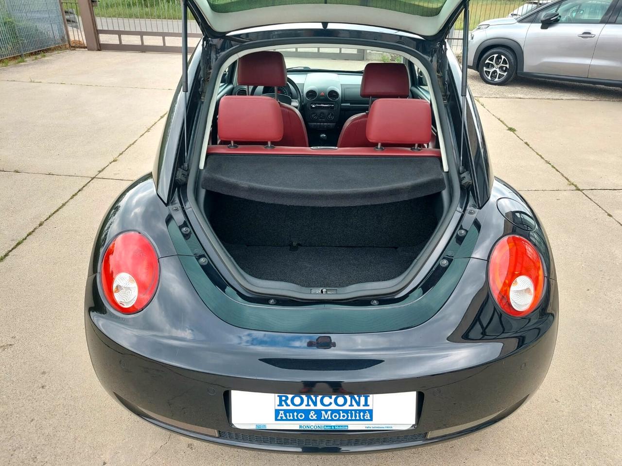 VOLKSWAGEN New Beetle 1.6 FL - 2009