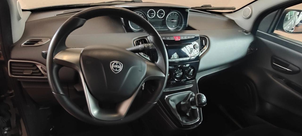 Lancia Ypsilon 1.2 69 CV 5 porte S&S Platinum