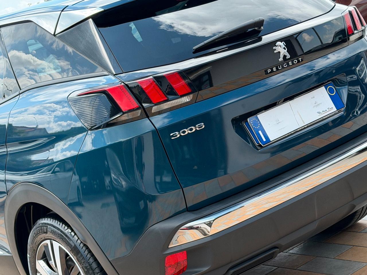 Peugeot 3008 1.5 BLUEHDI 130 cv. ALLURE PACK (Nav)