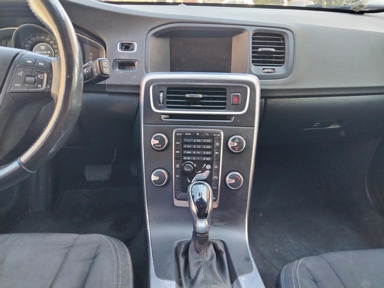 Volvo V60 D2 Geartronic Summum