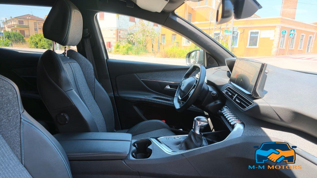 Peugeot 3008 30080 Allure Pack 130cv