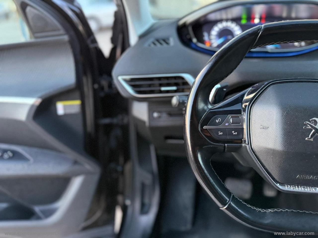 PEUGEOT 5008 BlueHDi 130 S&S EAT8 Allure