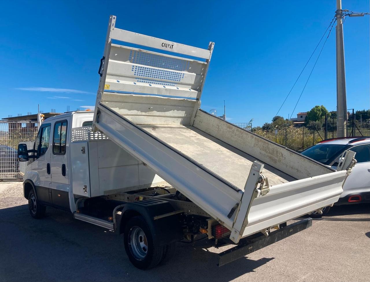 Iveco Daily 35c14 doppia cabina ribaltabile posteriore
